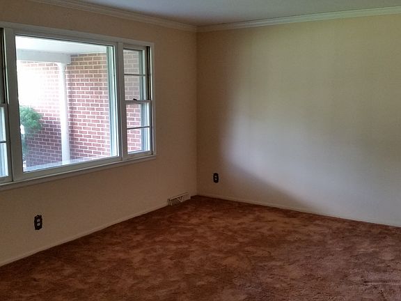 4th image of 407 Hemlock Dr