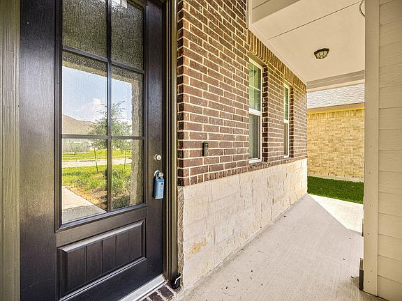 3rd image of 31619 Autumn Spur Ln