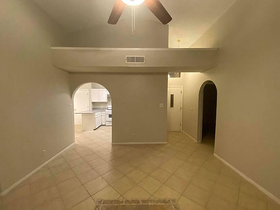 4th image of 1005 Chiricahua Dr