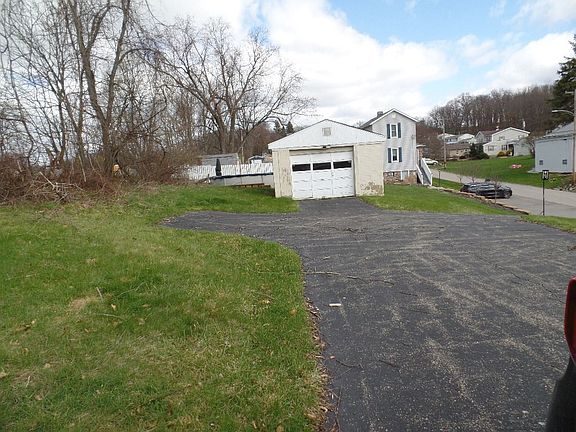 3rd image of 17 Antil Ave