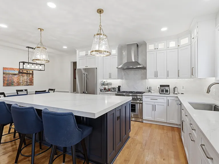 809 N Buchanan St — Photo 17