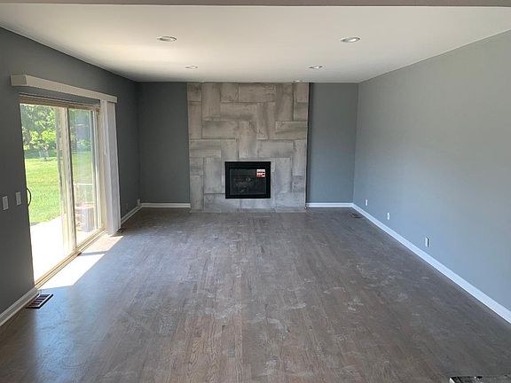 5th image of 37755 Mallory Dr