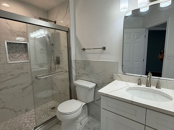 Guest Bath - Newly remodeled