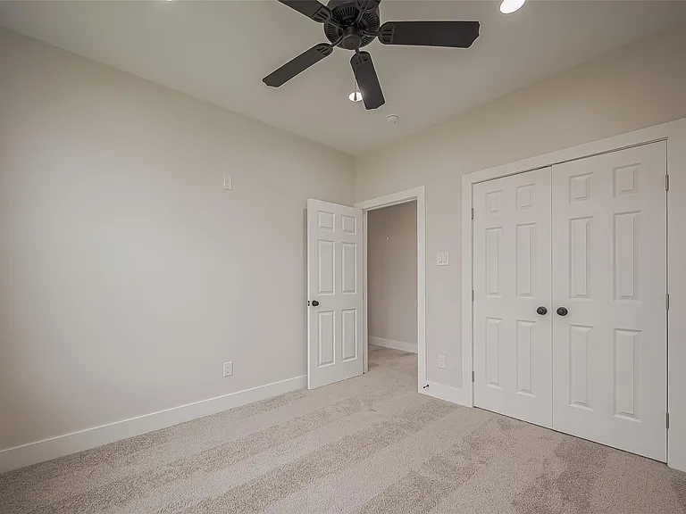 918 Saint Clair St #B — Photo 23