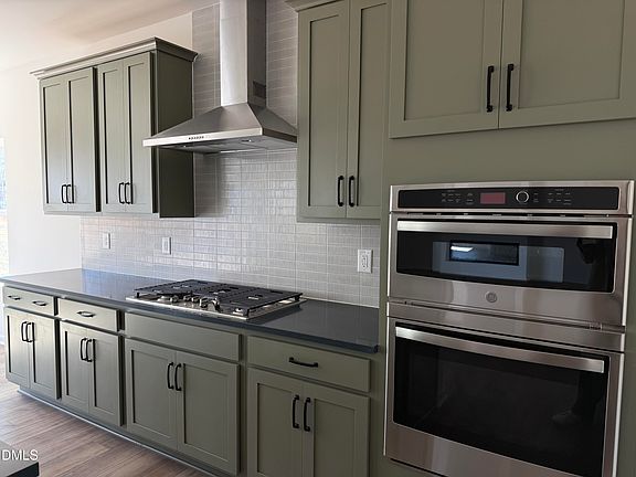 4th image of 913 Fetching Pl #376