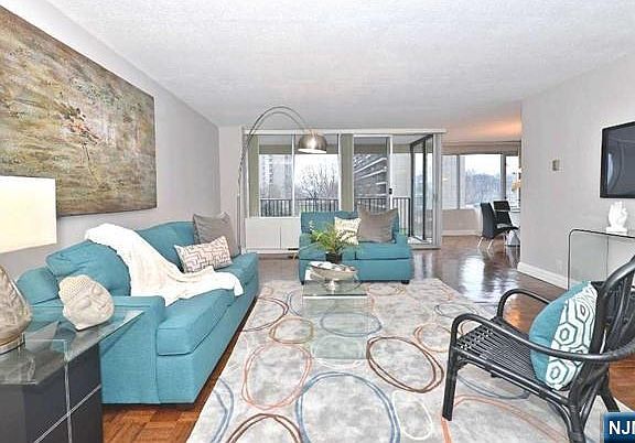 4th image of 5 Horizon Rd APT 203