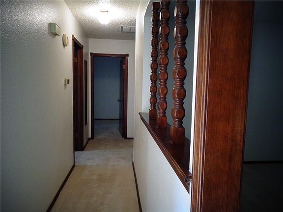 3rd image of 955 Buckwood Dr