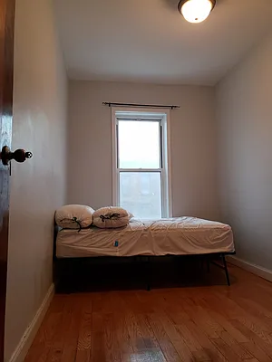 Rented by Lang Realty LLC | media 9