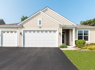 1023 Scottsdale Dr, Pingree Grove, IL 60140