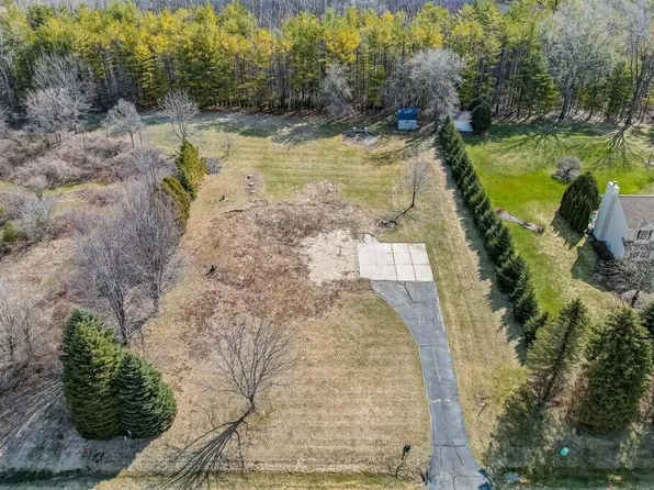 2316 SPRING HILL DRIVE, Cedarburg, WI 53012