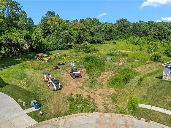 2nd image of 51 Firefly Ct