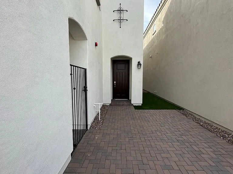 265 E Balsam Dr — Photo 5