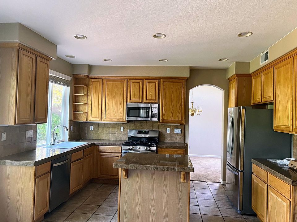 2nd image of 6829 Cherry Ridge Cir