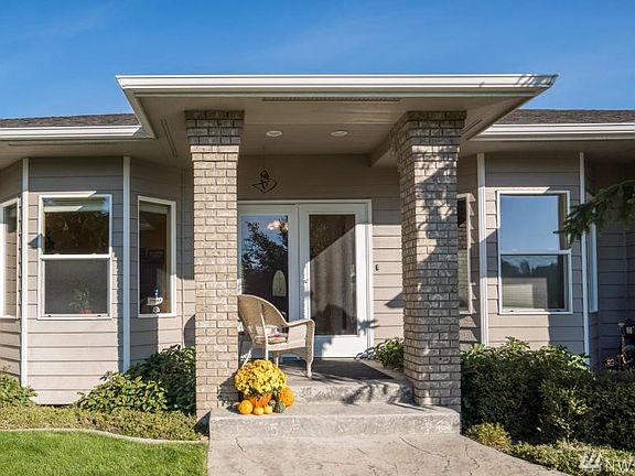 3rd image of 431 Dorado Ct