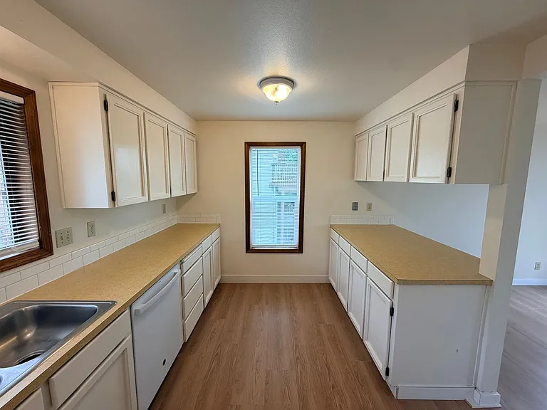 4389 Imperial Dr — Photo 11