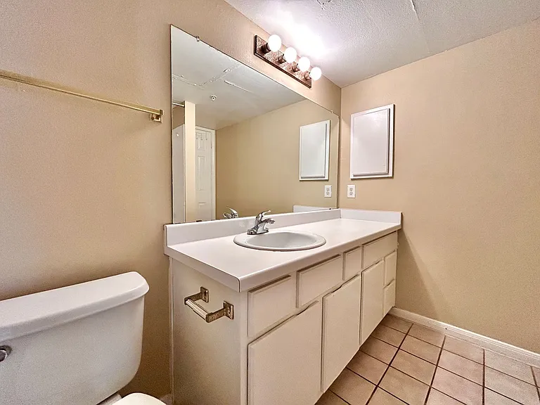 501 W 26th St #214 — Photo 19