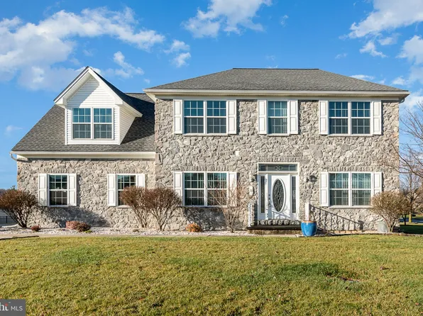 5 Westbrook Ct, Palmyra, PA 17078