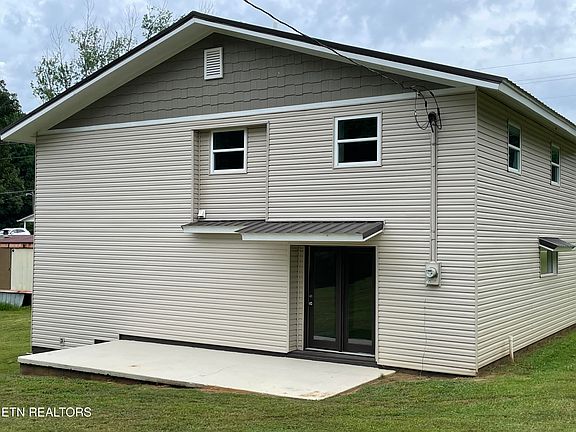 3rd image of 359 Community Dr