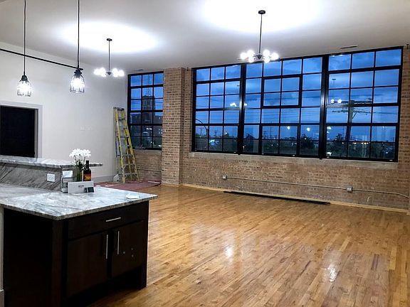 3rd image of 1430 W 21st St #322