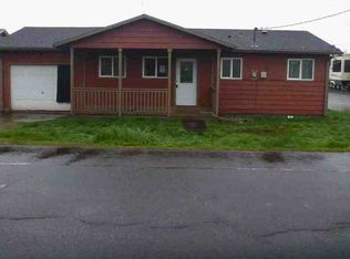 406 Evergreen Dr, Tillamook, OR