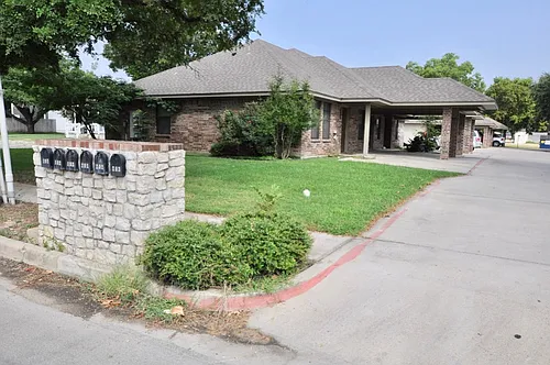 663 W Tarleton St #201 Photo 1