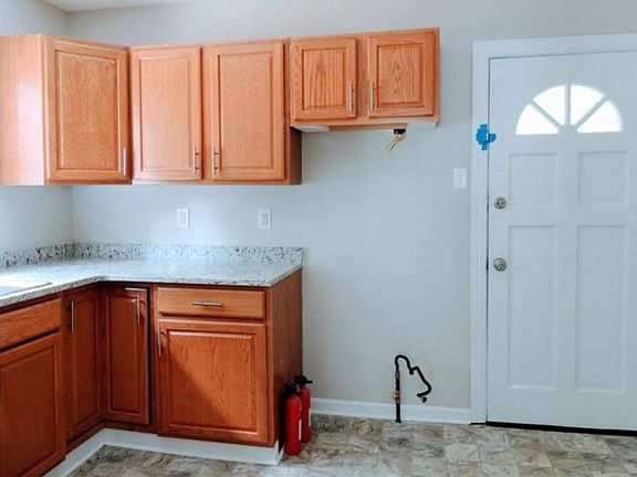 5th image of 4628 City View Dr