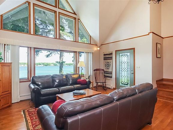 3rd image of 9354 Silverside Dr