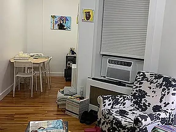 3rd image of 215 33rd St APT 23