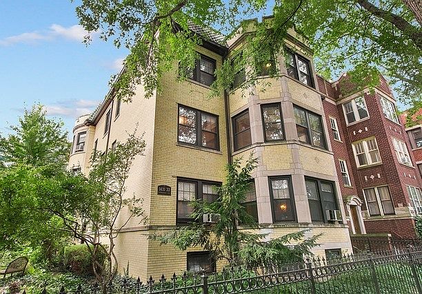 1st image of 1433 W Summerdale Ave APT 3A