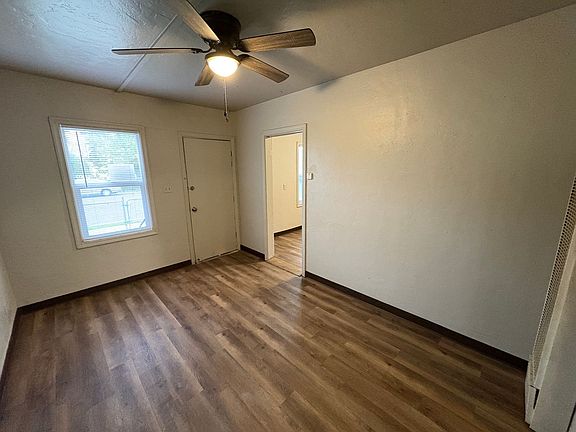 3rd image of 311 E Grove Ave