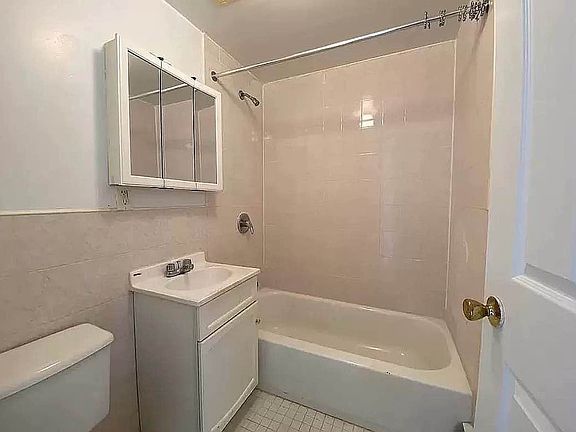 5th image of 114-34 Farmers Blvd #2M