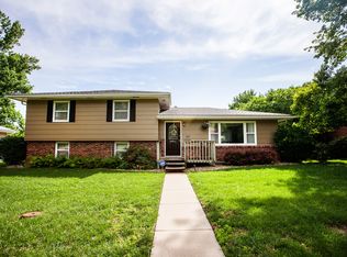 1507 Grandview Dr, Wamego, KS 66547