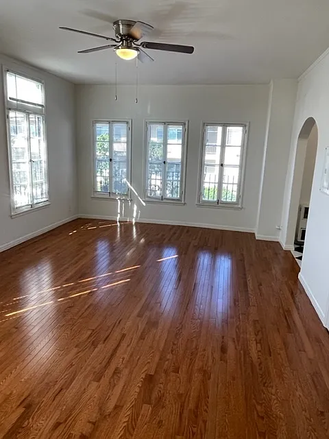 Chateau Lexington Studios and One-Bedrooms — Photo 2
