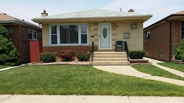 3934 W 85th St photo 1