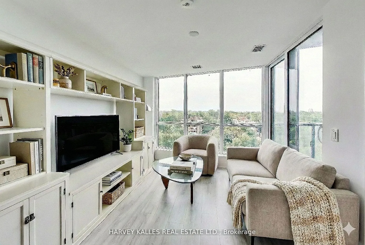 585 Bloor St E #515 photo 1