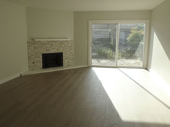 3rd image of 905 S Mountain Ave