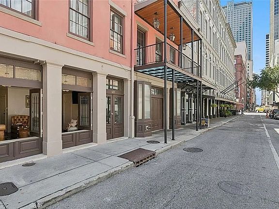 2nd image of 420 Common St #1A