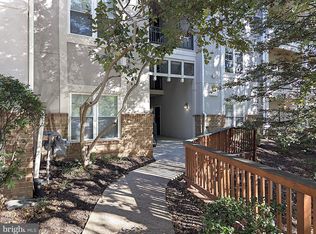 12012 Taliesin Pl APT 32, Reston, VA 20190