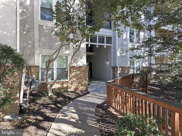 12012 Taliesin Pl APT 32, Reston, VA 20190