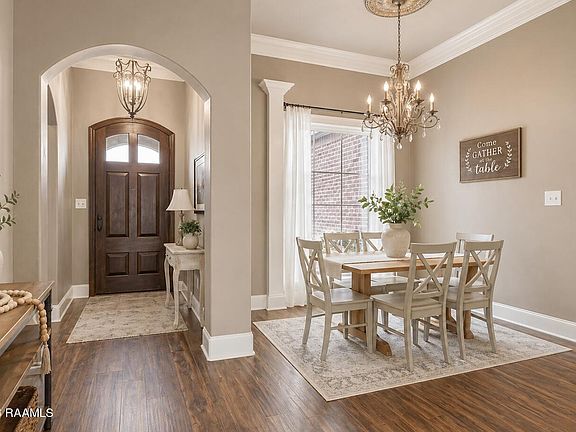 4th image of 301 Harvest Ln