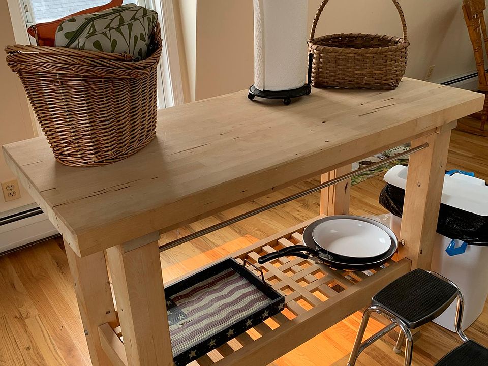 Tenant is Leaving this Counter/Table