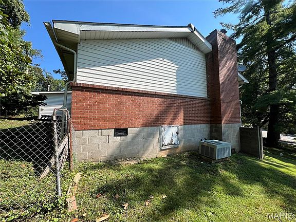 4th image of 707 N Grand Ave