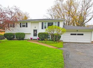 817 Weiland Rd, Rochester, NY 14626