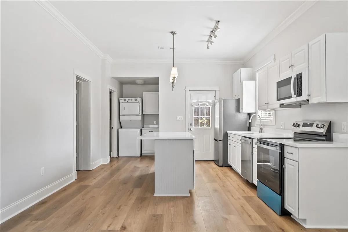 70 N Rembert St — Photo 3