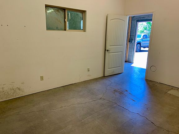 4th image of 1518 E Gila St Unit B