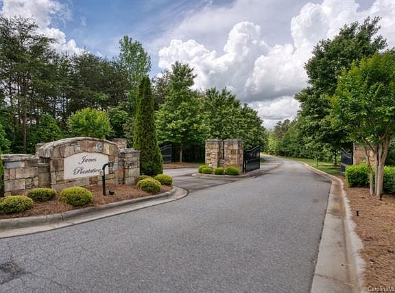 5th image of 30 James Plantation Dr
