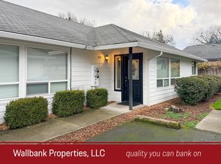 404 Pine St APT D, Rogue River, OR