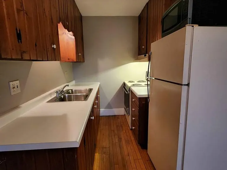E238 Cleveland St #3 — Photo 4