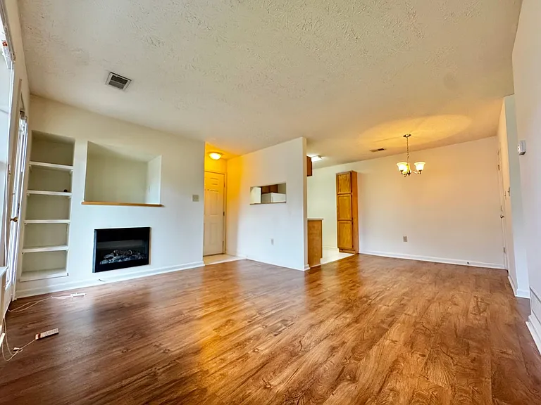 Forest Creek Apartments — Photo 36
