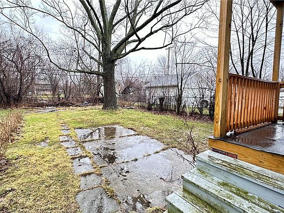 5th image of 3273 E 126th St